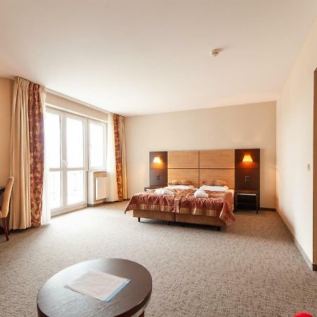 Apartament Hotelowy Delux W Kolobrzegu Ul Kosciuszki 16 Pobyt 7 Nocy 20 Procent Rabatu ,4 Dni 10 Procent Rabatu Экстерьер фото