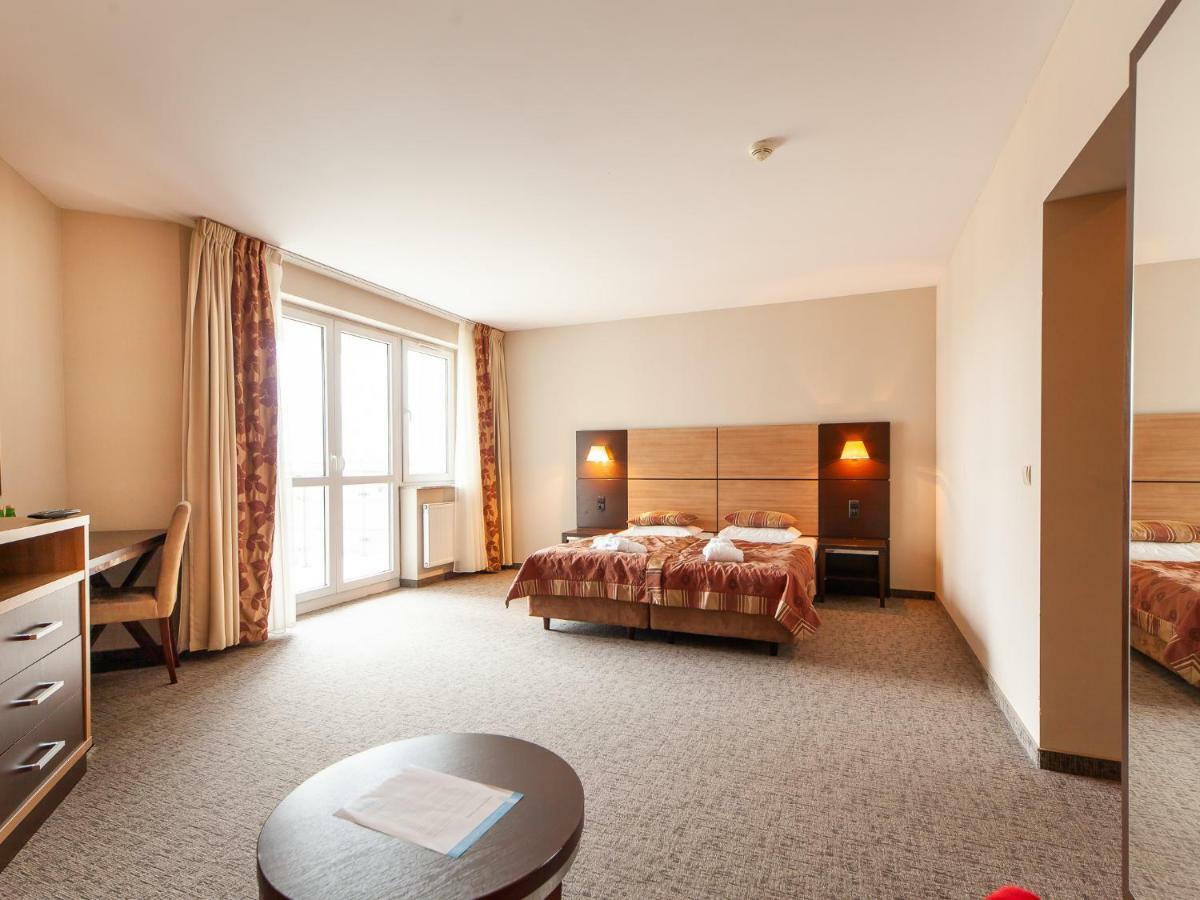 Apartament Hotelowy Delux W Kolobrzegu Ul Kosciuszki 16 Pobyt 7 Nocy 20 Procent Rabatu ,4 Dni 10 Procent Rabatu Экстерьер фото
