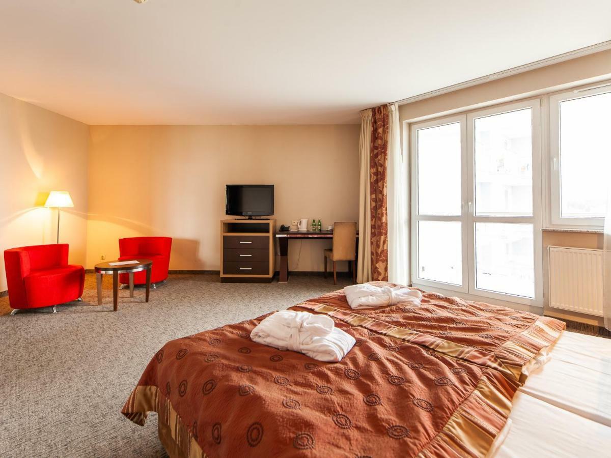 Apartament Hotelowy Delux W Kolobrzegu Ul Kosciuszki 16 Pobyt 7 Nocy 20 Procent Rabatu ,4 Dni 10 Procent Rabatu Экстерьер фото